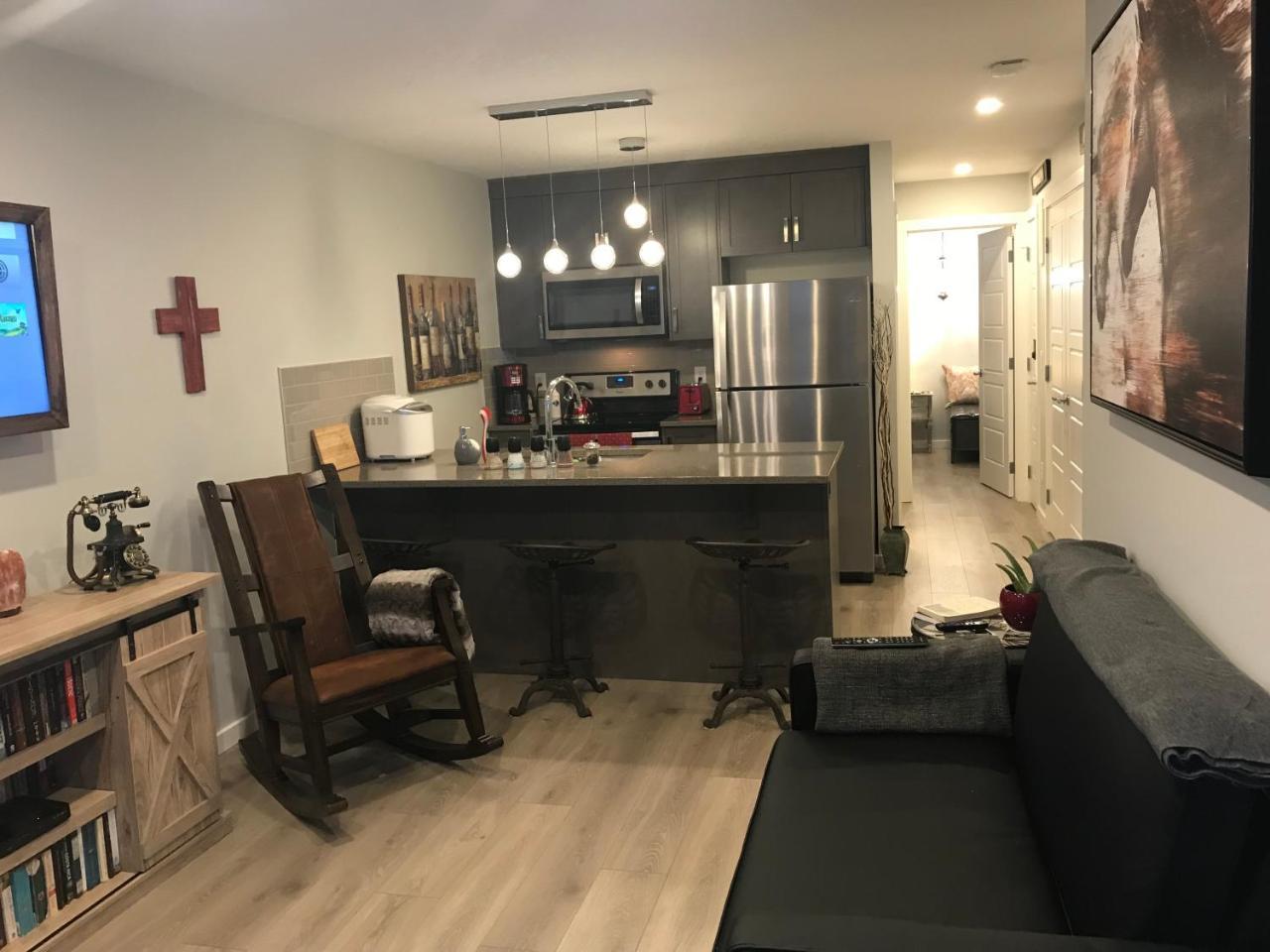 Home Sweet Condo YYC Eksteriør billede
