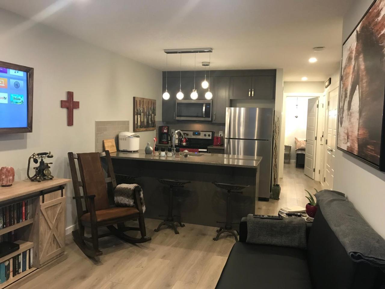 Home Sweet Condo YYC Eksteriør billede