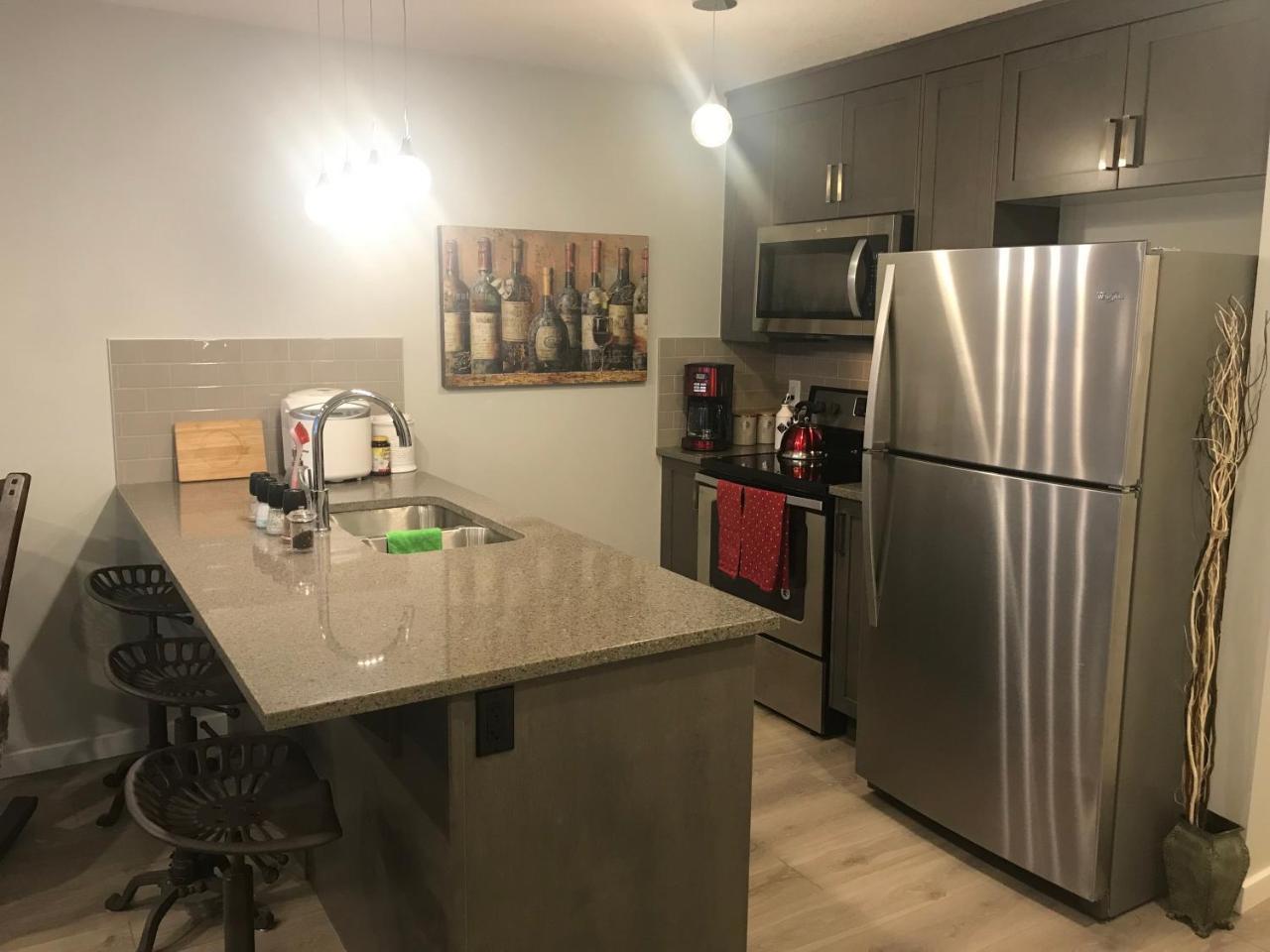 Home Sweet Condo YYC Eksteriør billede