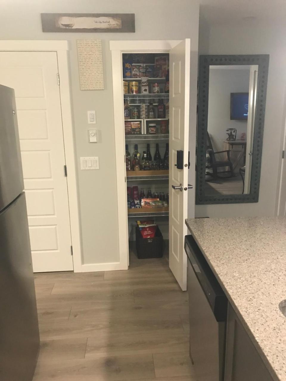 Home Sweet Condo YYC Eksteriør billede