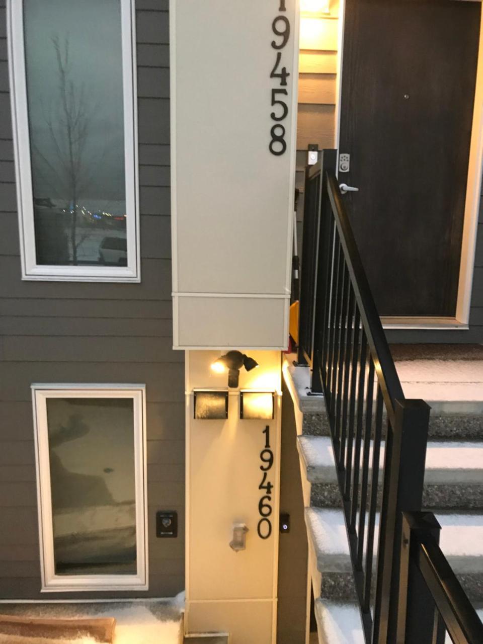 Home Sweet Condo YYC Eksteriør billede